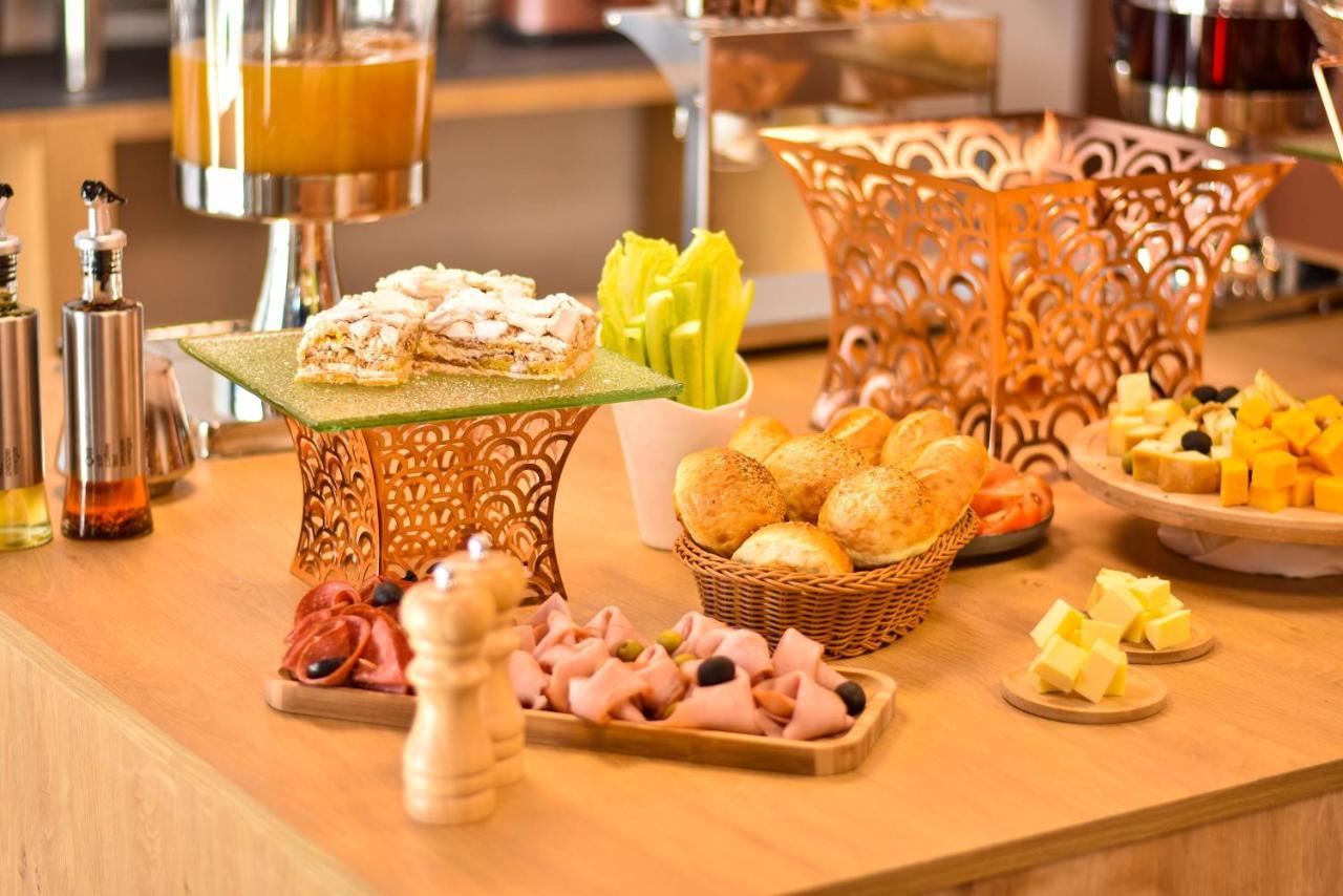 Paliani Hotel เมสเตีย ภายนอก รูปภาพ